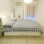 Apartment Carlo's Zr141 Market Sanremo