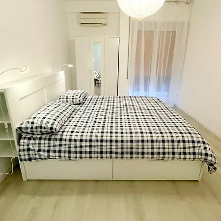 Apartment Carlo's Zr141 Market Sanremo